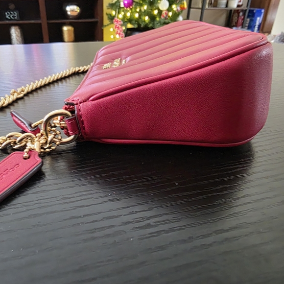Coach Red Quilted Women's Bag - Picture 4 of 9